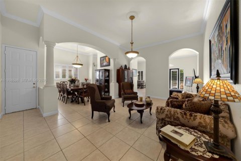 Casa en venta en Cutler Bay, Florida, 4 dormitorios, 231.88 m2 № 1996933 - foto 6