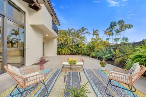 Casa en venta en Miami, Florida, 6 dormitorios, 274.99 m2 № 2001490 - foto 28