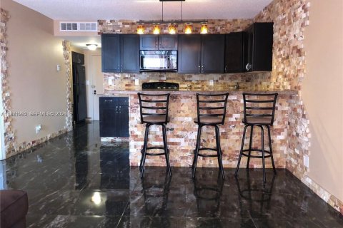 Снять в аренду кондоминиум в Халландейл-Бич, Флорида 1 спальня, 92.9м2, № 2032118 - фото 4