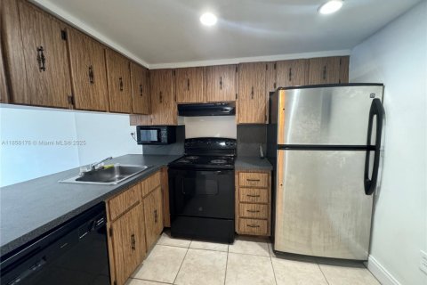 Condominio en venta en North Miami Beach, Florida, 1 dormitorio, 61.13 m2 № 1962772 - foto 5