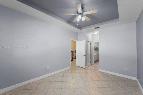 Touwnhouse à vendre à Miami, Floride: 4 chambres, 166.57 m2 № 2022191 - photo 24