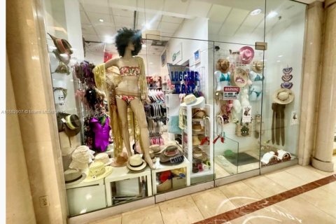 Propiedad comercial en venta en Sunny Isles Beach, Florida № 1930741 - foto 4