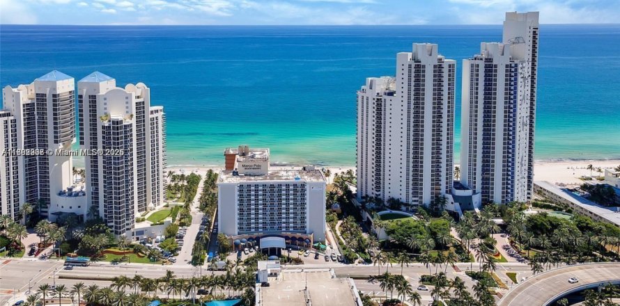 Propiedad comercial en Sunny Isles Beach, Florida № 1930741