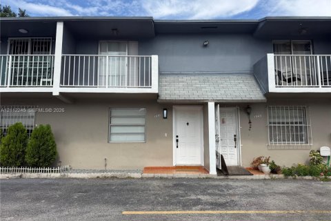 Touwnhouse à Hialeah, Floride 2 chambres, 90.12 m2 № 2432541