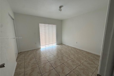 Touwnhouse à louer à Hialeah, Floride: 2 chambres, 90.12 m2 № 2432541 - photo 14
