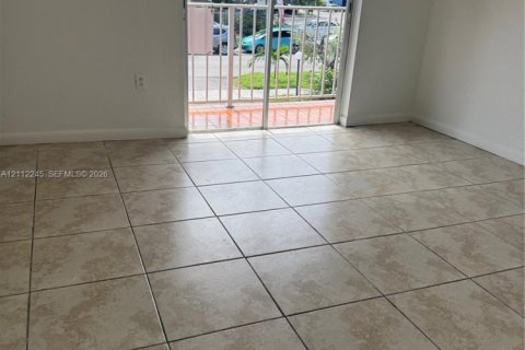 Touwnhouse à louer à Hialeah, Floride: 2 chambres, 90.12 m2 № 2432541 - photo 16