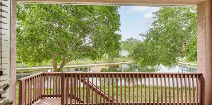 Casa en Tarpon Springs, Florida 3 dormitorios, 158.86 m2 № 1841426