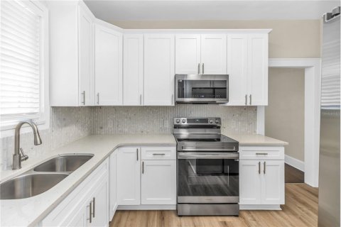 Casa en venta en Orlando, Florida, 4 dormitorios, 200.95 m2 № 1909581 - foto 12