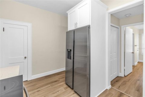Casa en venta en Orlando, Florida, 4 dormitorios, 200.95 m2 № 1909581 - foto 14