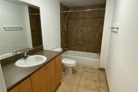 Condo in Miami, Florida, 1 bedroom  № 1994771 - photo 6