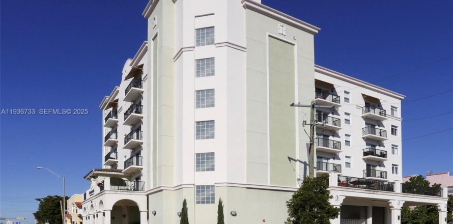 Condo in Miami, Florida, 1 bedroom  № 1994771