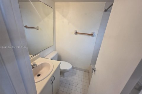 Снять в аренду кондоминиум в Хайалиа, Флорида 2 спальни, 75.44м2, № 2077344 - фото 25