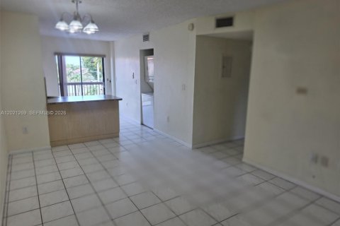 Снять в аренду кондоминиум в Хайалиа, Флорида 2 спальни, 75.44м2, № 2077344 - фото 9
