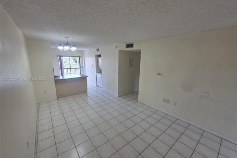 Снять в аренду кондоминиум в Хайалиа, Флорида 2 спальни, 75.44м2, № 2077344 - фото 10