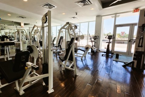 Condo in Miami Beach, Florida, 1 bedroom  № 2428462 - photo 16