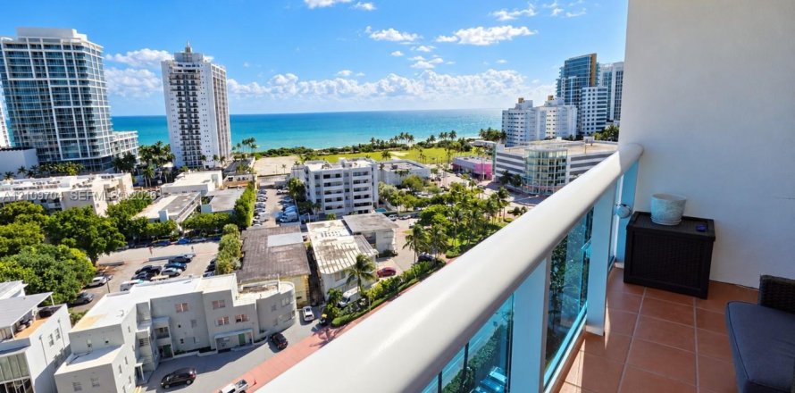 Condo in Miami Beach, Florida, 1 bedroom  № 2428462