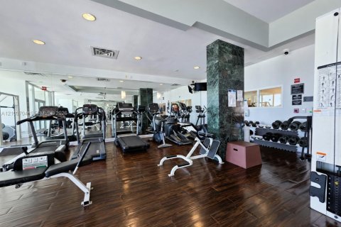Condo in Miami Beach, Florida, 1 bedroom  № 2428462 - photo 15