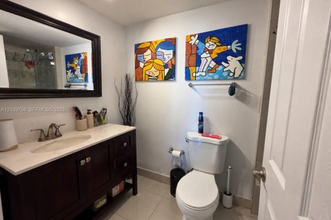 Condo in Miami Beach, Florida, 1 bedroom  № 2428462 - photo 13