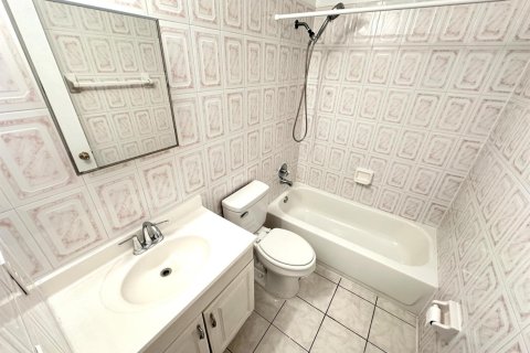 Купить коммерческую недвижимость в Стьюарт, Флорида 199.37м2, № 2147194 - фото 13