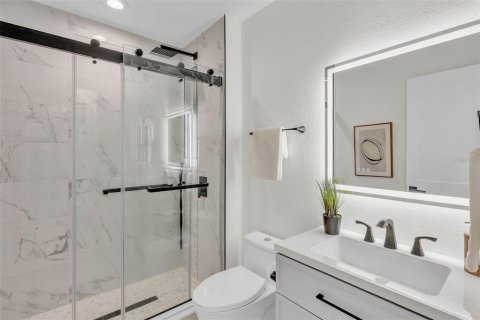 House in Clearwater, Florida 3 bedrooms, 176.33 sq.m. № 2279969 - photo 25