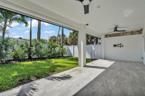 House in Clearwater, Florida 3 bedrooms, 176.33 sq.m. № 2279969 - photo 29
