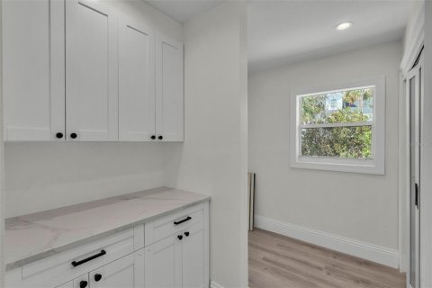 House in Clearwater, Florida 3 bedrooms, 176.33 sq.m. № 2279969 - photo 27