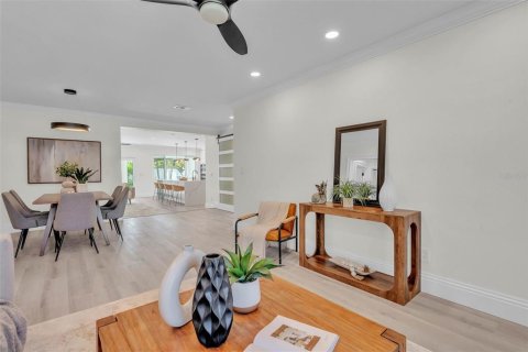 House in Clearwater, Florida 3 bedrooms, 176.33 sq.m. № 2279969 - photo 6