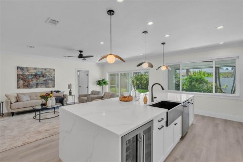 House in Clearwater, Florida 3 bedrooms, 176.33 sq.m. № 2279969 - photo 16