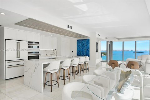Copropriété à vendre à Miami, Floride: 3 chambres, 173.73 m2 № 2390145 - photo 14