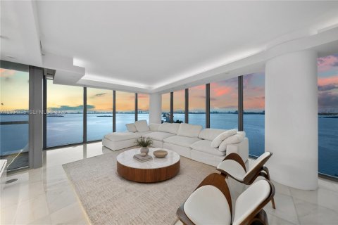 Condo à Miami, Floride, 3 chambres № 2390145