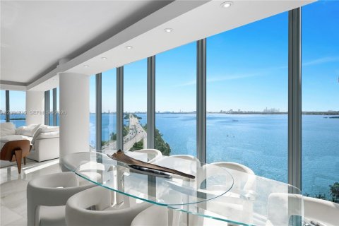 Copropriété à vendre à Miami, Floride: 3 chambres, 173.73 m2 № 2390145 - photo 12