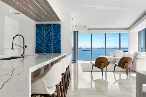 Copropriété à vendre à Miami, Floride: 3 chambres, 173.73 m2 № 2390145 - photo 16