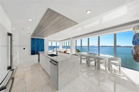 Copropriété à vendre à Miami, Floride: 3 chambres, 173.73 m2 № 2390145 - photo 10
