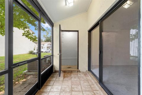 Condo in Gainesville, Florida, 2 bedrooms  № 1893750 - photo 19
