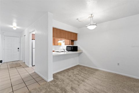 Condo in Gainesville, Florida, 2 bedrooms  № 1893750 - photo 10