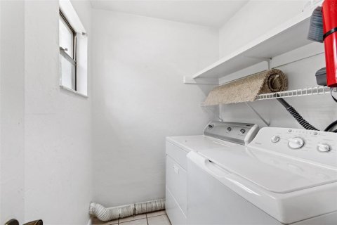 Condo in Gainesville, Florida, 2 bedrooms  № 1893750 - photo 11