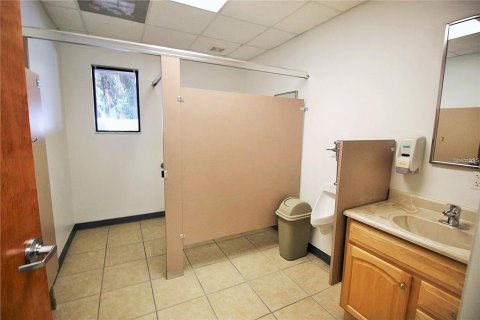 Propiedad comercial en alquiler en Orlando, Florida, 339.09 m2 № 1591078 - foto 11