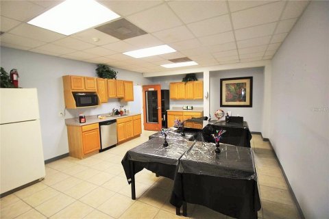 Propiedad comercial en alquiler en Orlando, Florida, 339.09 m2 № 1591078 - foto 13