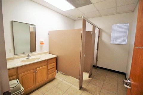 Propiedad comercial en alquiler en Orlando, Florida, 339.09 m2 № 1591078 - foto 10