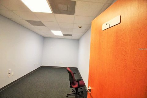 Propiedad comercial en alquiler en Orlando, Florida, 339.09 m2 № 1591078 - foto 8