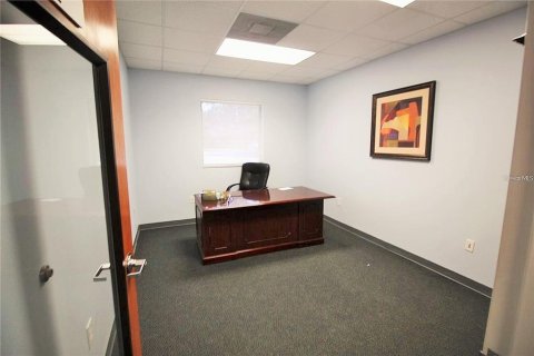 Propiedad comercial en alquiler en Orlando, Florida, 339.09 m2 № 1591078 - foto 6