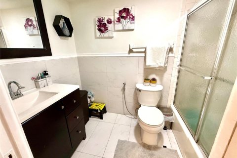 Condominio en venta en Coral Springs, Florida, 2 dormitorios, 108.51 m2 № 2250117 - foto 9