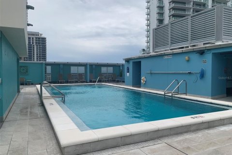 Condo in Saint Petersburg, Florida, 1 bedroom № 2206703 - photo 18