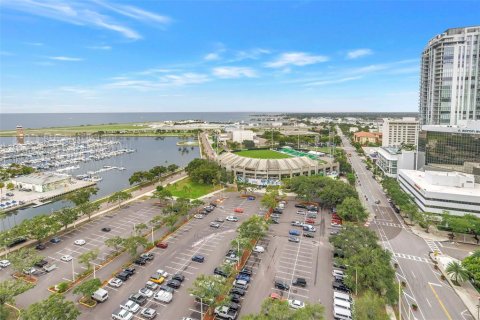 Condo in Saint Petersburg, Florida, 1 bedroom № 2206703 - photo 20