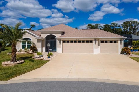 House in The Villages, Florida 3 bedrooms, 183.67 sq.m. № 2359101