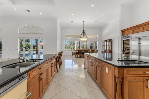 House in Miami, Florida 7 bedrooms, 923.73 sq.m. № 1956260 - photo 14