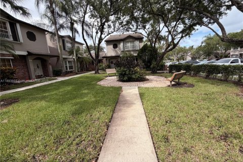 Touwnhouse à vendre à Sunrise, Floride: 3 chambres, 148.27 m2 № 1945319 - photo 3