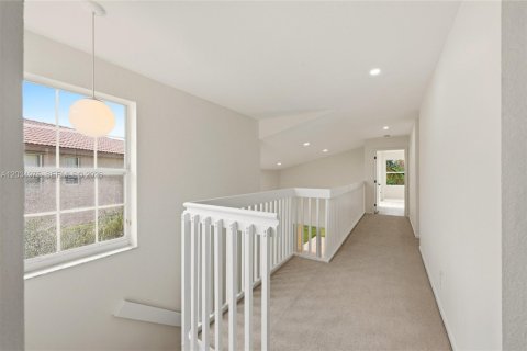 House in Miramar, Florida 4 bedrooms, 218.04 sq.m. № 2186116 - photo 20
