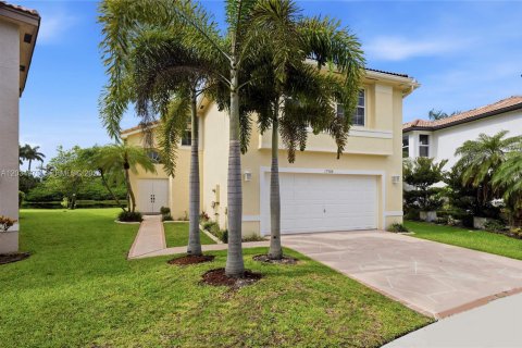 House in Miramar, Florida 4 bedrooms, 218.04 sq.m. № 2186116 - photo 2