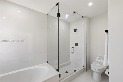 House in Miramar, Florida 4 bedrooms, 218.04 sq.m. № 2186116 - photo 27